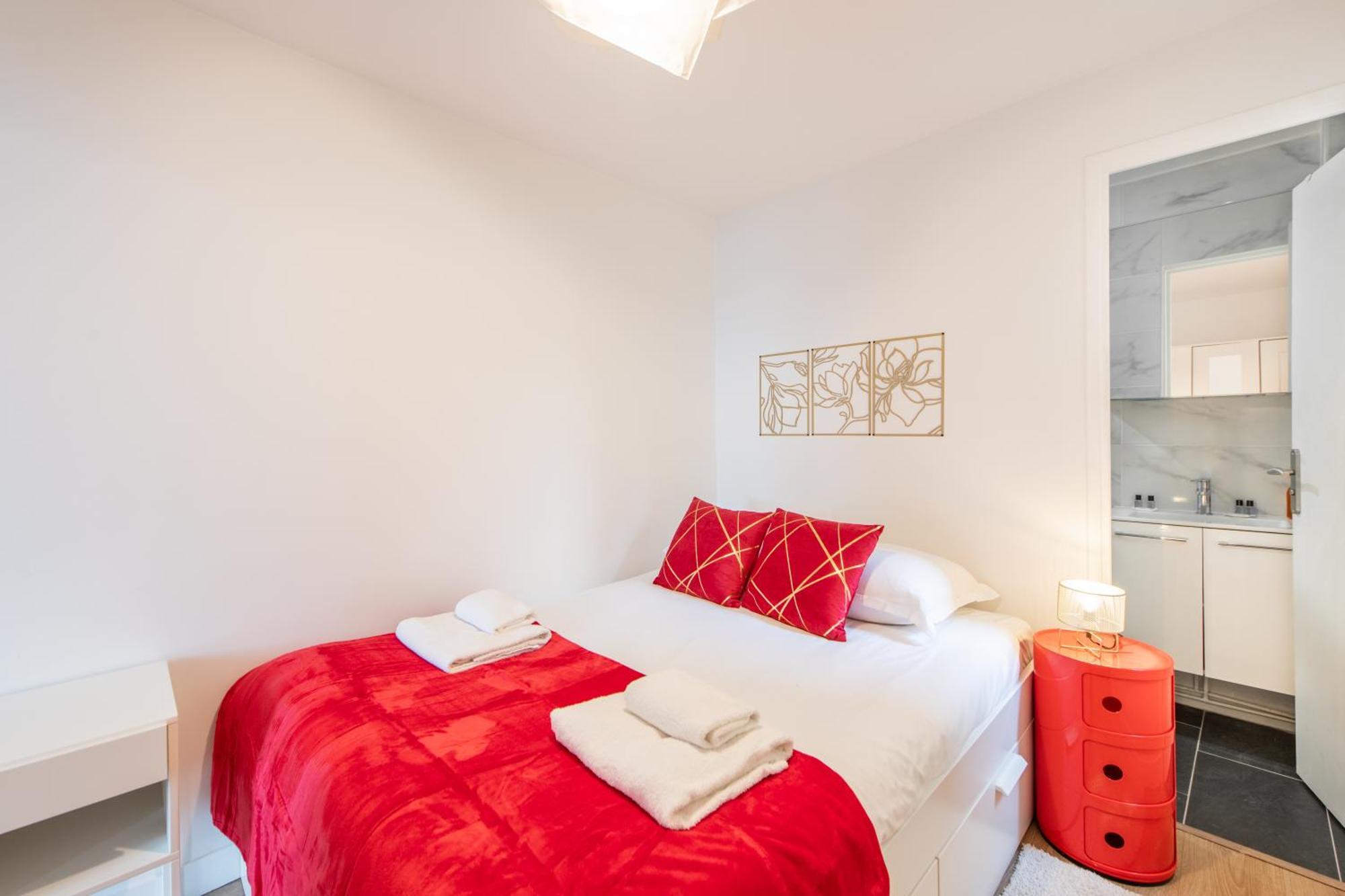 Spacious And Bright 2-Bedroom Large Apartment Very Close To Paris - Near Metro Boulogne-Billancourt Luaran gambar